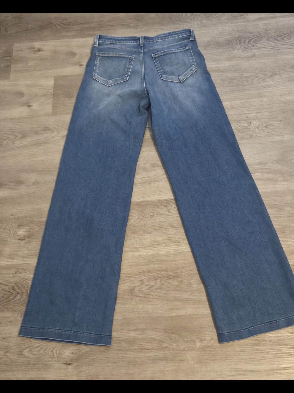 L'AGENCE Wide-Leg Jeans in Medium Blue Wash Size 29 - Picture 3 of 8
